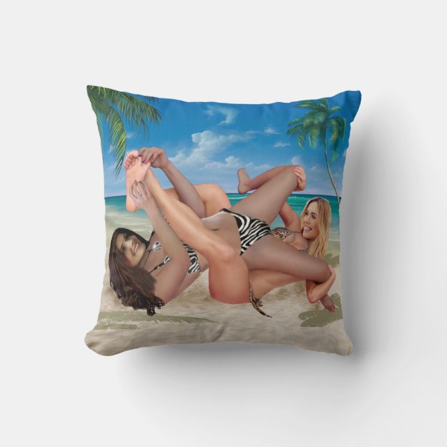 BEACH BUNNY'S TICKLE WRESTLING KISSEN (Vorderseite)