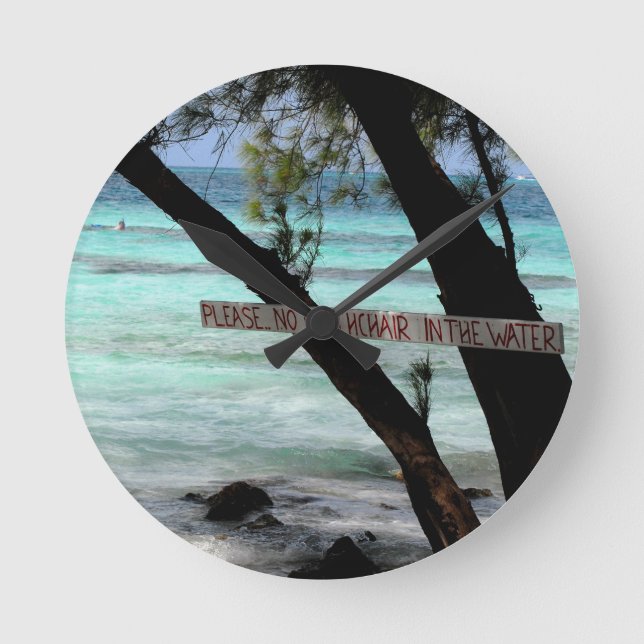 Beach Chairs Rum Point Grand Cayman Runde Wanduhr (Vorderseite)