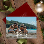 Beach Family Foto Weltfrieden Weihnachten<br><div class="desc">Senden Sie uns Ihre Urlaubswünsche mit einer Weihnachtskarte für Weltfrieden mit Foto. Diese familienfreundliche Strandkarte erweckt fröhliche Momente am Ozean und eignet sich ideal für ein elegantes Foto mit Weihnachtskarte. Teilen Sie Ihre Liebe mit einer fröhlichen Weihnachtsbotschaft und erstellen Sie eine niedliche Foto Weihnachtskarte für die ganze Saison.</div>