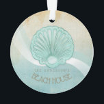 Beach House Clam Muschel Aqua Blue ID623 Ornament<br><div class="desc">Dieses Acryl-Ornament-Design in den sanften Farben Meer und Sand erlaubt es Ihnen, einfach Ihren eigenen Namen und Text mit der bereitgestellten Vorlage hinzuzufügen. Das schlichte Bild der Muschel auf einem bedrückten, wasserfarbenen Hintergrund wird durch einen Wellenakzent in Aqua und Weiß hervorgehoben. Durchsuchen Sie ID623, um zu sehen, wie die Elemente...</div>