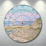 Beach House Dartscheibe<br><div class="desc">Mit dieser Art Dart-Tafel, die das Wesen einer ruhigen Strandlandschaft einfängt, können Sie sich in die ruhigen Küstenblicke eines Sommertags begeben. Die sanften Pastelltöne Blau, Rosa, lila, Bräune und Cremes erinnern an die beruhigende Aura eines Sonnenuntergangs oder Sonnenaufgangs an der Küste, wo die sanften Surfköpfe des Ozeans das Ufer küssen....</div>