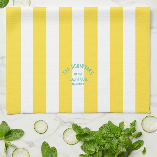 Beach House Familienname Yellow Cabana Strip Geschirrtuch (Gefaltet)