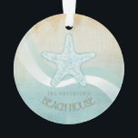 Beach House Nautical Starfish Aqua Blue ID623 Ornament<br><div class="desc">Dieses Acryl-Ornament-Design in den sanften Farben Meer und Sand erlaubt es Ihnen, einfach Ihren eigenen Namen und Text mit der bereitgestellten Vorlage hinzuzufügen. Das einfache Seesternbild auf einem beängstigenden Aquarellhintergrund wird durch einen Wellenakzent in Aqua und Weiß hervorgehoben. Wenn Sie nicht das Glück haben, ein Strandhaus oder eine Hütte zu...</div>