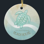 Beach House Nautical Turtle Aqua Blue ID623 Keramik Ornament<br><div class="desc">Dieses Produkt in den sanften Farben von Meer und Sand ermöglicht es Ihnen, einfach Ihren eigenen Namen und Text mit der bereitgestellten Vorlage hinzuzufügen. Das einfache Schildkrötenbild auf einem beängstigenden, wasserfarbenen Hintergrund wird durch einen Wellenakzent in Aqua und Weiß hervorgehoben. Wenn Sie nicht das Glück haben, ein Strandhaus oder eine...</div>