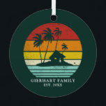 Beach House Vacation Family Wiedersehen Weihnachte Ornament Aus Metall<br><div class="desc">Passen Sie diese Retro-Designs für Ihr Camping- oder Seehaus an, indem Sie Ihren Familiennamen oder Ihren eigenen Text und das Jahr hinzufügen. Ich hoffe, es geht nicht nur um das coole Design, das Sie in den Augen haben, sondern auch darum, dass Sie es nie in einem Kaufhaus finden werden, sondern...</div>
