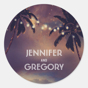 Beach Sunset Palm String Lights Lila Hochzeit Runder Aufkleber