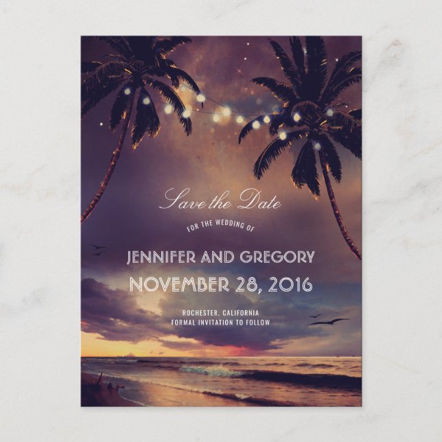 Beach Sunset Palms String Lights Save the Date Ankündigungspostkarte (Vorderseite)