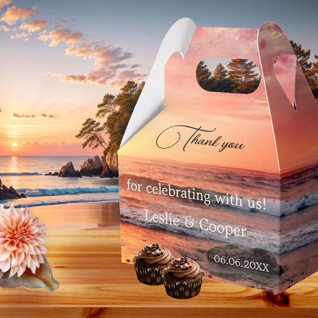 Beach Sunset Wedding Vielen Dank für Ihr Interesse Geschenkschachtel (Wedding favor box featuring a sunset at the beach. Beautiful for a wedding or romantic occasion.)