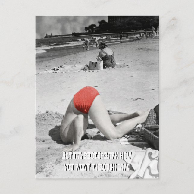 Beach Typ Man Kopf in Sand Foto Postkarte (Vorderseite)