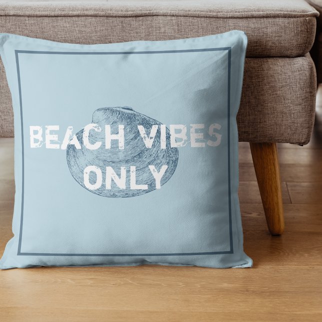 Beach Vibes nur gestörten Schriftart Blau Kissen (Von Creator hochgeladen)