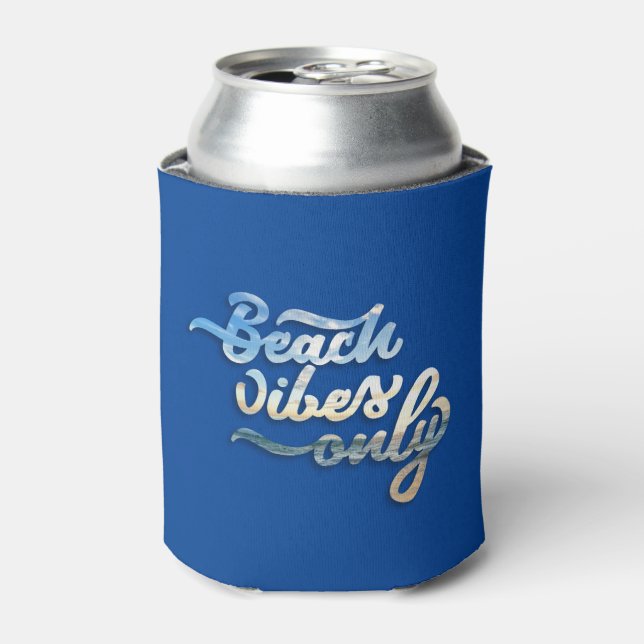 Beach Vibes nur Typografie Dunkelblau Dosenkühler (Kanne Vorderseite)