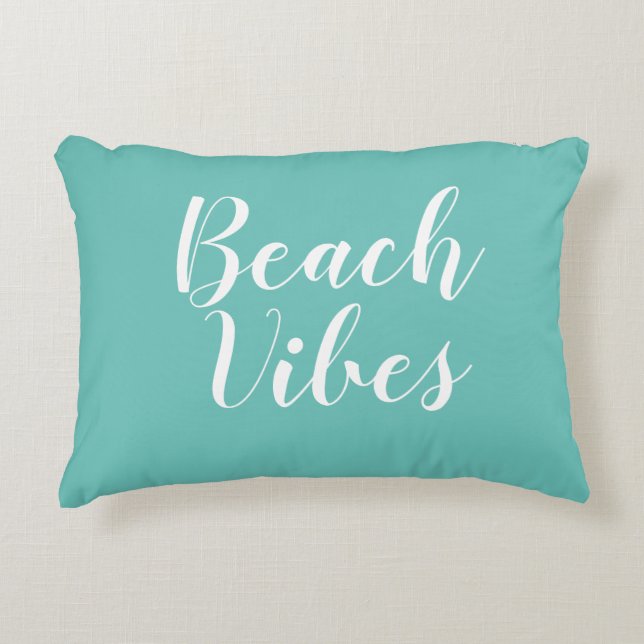 Beach Vibes Türkis Script Akzent Kissen (Vorderseite)