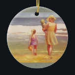 Beach Waves mit Kindern und Mama Keramikornament<br><div class="desc">Am Strand spazieren zu gehen bedeutet in die Waves hineinzugehen. Es ist ein wunderschönes Gemälde einer Mutter und ihrer beiden Kinder - ein kleines blondes Mädchen mit einem Schwanz aus Pony und einem Kind in ihren Armen. Es ist ein Strandmorgen - eine Mutter, ein Mädchen und ein Baby sind vom...</div>