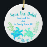 Beach Wedding Save the Date und Gastgeschenk Keramik Ornament<br><div class="desc">Wird deine Hochzeit anders sein? Diese "Save the Date"-Ornamente lassen auf eine lustige und fröhliche Veranstaltung schließen. Der Text kann auch so geändert werden,  dass er die Gastgeschenke Hochzeiten hält. Sie sind in drei Formen erhältlich: rund,  quadratisch und herzförmig. Ovale und Sternformen werden nicht empfohlen.</div>