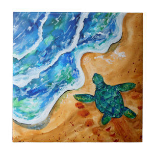 Beach with Green Turtle and Blue Ocean Waves Fliese