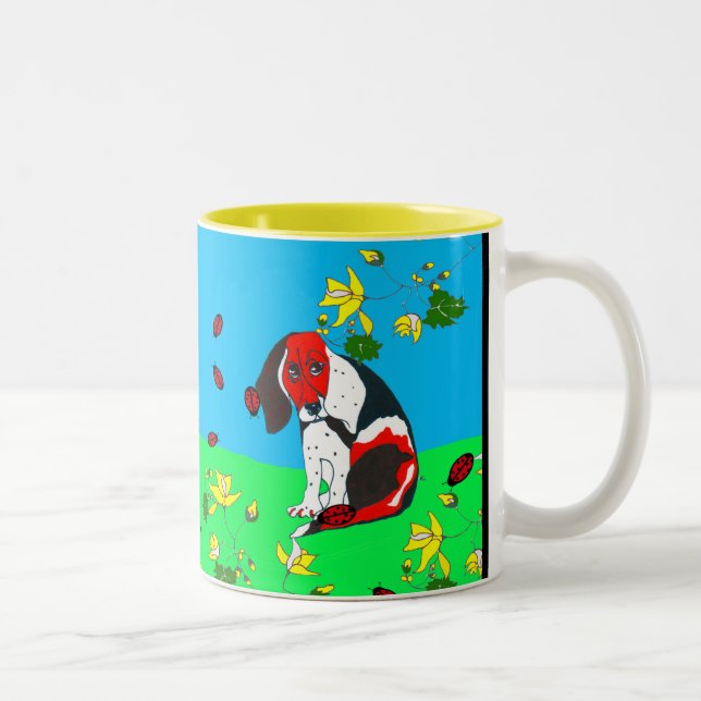 Beagle auf der Hügel-Tasse Zweifarbige Tasse (Rechts)