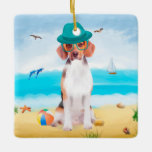 Beagle Dog on Beach Keramikornament<br><div class="desc">Ein Beagle, der am Strand sitzt, ist eine gute Geschenkidee für jemanden, der diese Hundin Liebe.</div>
