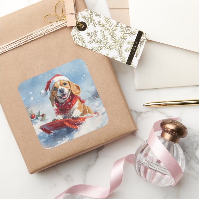 Beagle Hund in Sledge Lass es Schnee Weihnachten Quadratischer Aufkleber (Schenken)