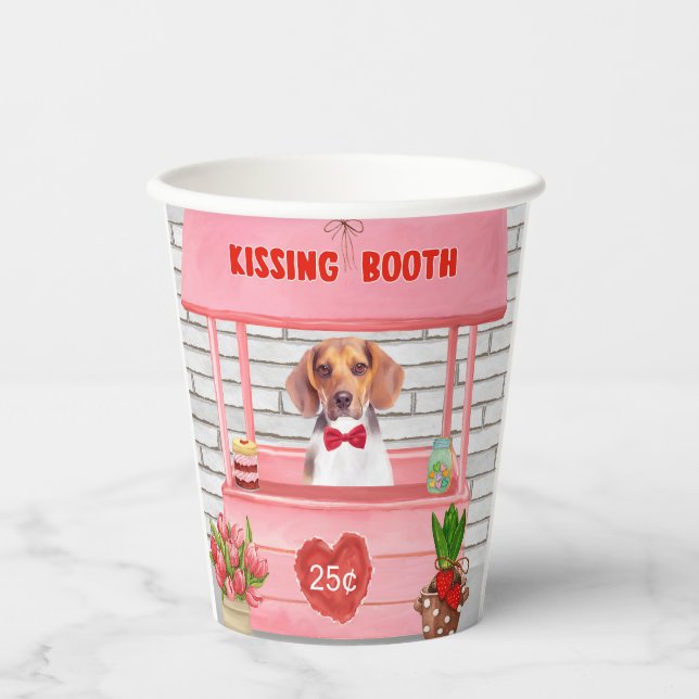 Beagle Hund Valentinstag Kissing-Stand Pappbecher (Vorderseite)