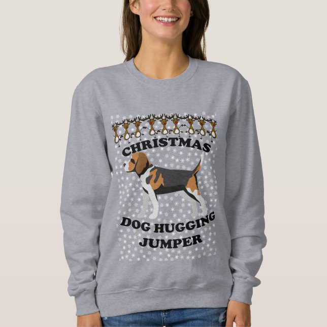 Beagle Weihnachtshund umarmt Sweatshirt (Vorderseite)