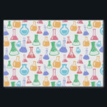 Beakers and Flask Fun Science Pattern Seidenpapier<br><div class="desc">Gemustertes Gewebepapier mit einem lustigen und bunten Muster. Wissenschaftler schauen mit Beakern und Flaschen verschiedener Formen und Größen in hellen,  fröhlichen Farben.</div>