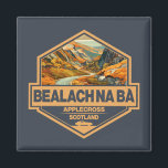 Bealach na Bà Schottland Abzeichen für Reisen Magnet<br><div class="desc">Bealach na Bà in einem Vintagen Stil Emblem getan. Es ist eine berühmte Straße,  die in Schottland entlangführt.</div>