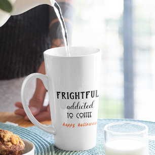 beängstigend auf Kaffeehaus angewiesen Milchtasse