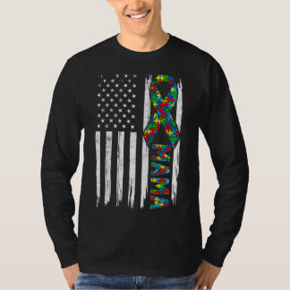 Beängstigender amerikanischer Flaggenautismus Mama T-Shirt