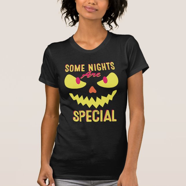 Beängstigender Spaß gefüllt halloween themed T-Shirt (Vorderseite)