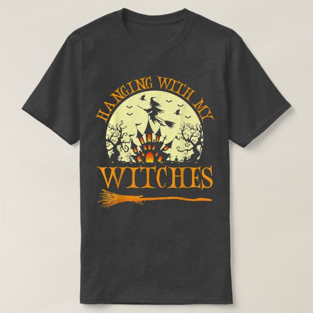Beängstigendes Halloween-Design mit Hexe, Hexenbes T-Shirt (Design vorne)