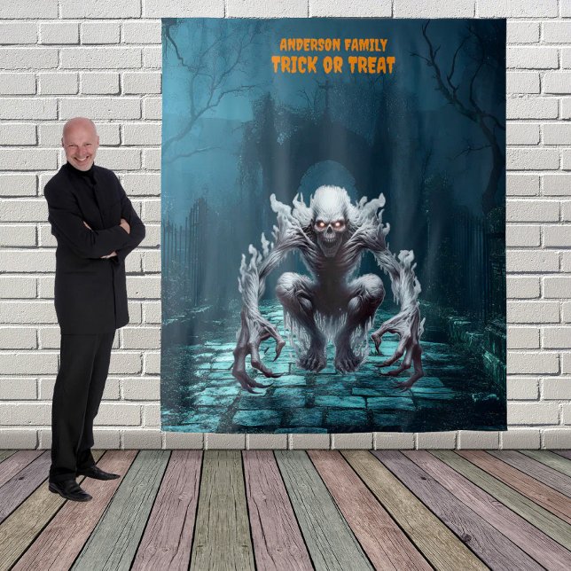 Beängstigendes Halloween Graveyard und Ghoul Wandteppich (Von Creator hochgeladen)