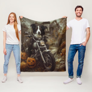 Beängstigendes Halloween-Motorradfahren an der Gre Fleecedecke