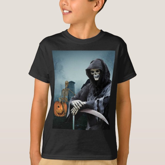 Beängstigendes Halloween. T-Shirt (Vorderseite)