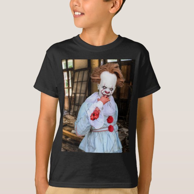 Beängstigendes Halloween. T-Shirt (Vorderseite)