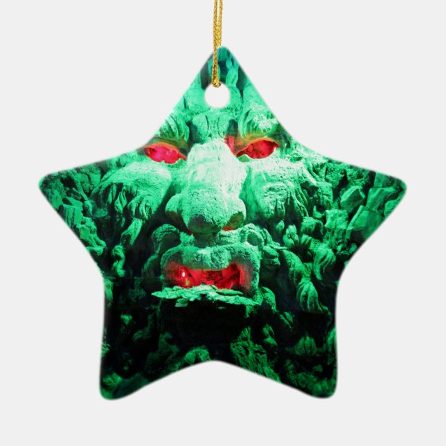 Beängstigendes Maskengefecht Keramikornament (Vorne)