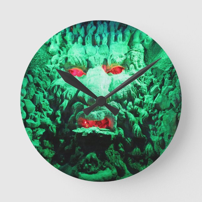 Beängstigendes Maskengefecht Runde Wanduhr (Vorderseite)