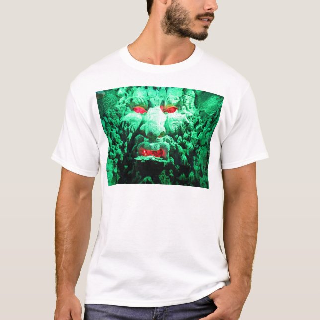Beängstigendes Maskengefecht T-Shirt (Vorderseite)