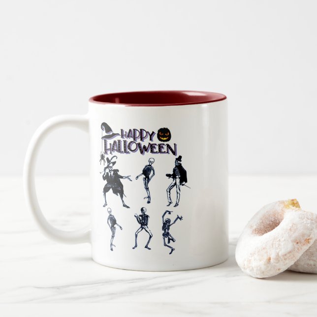 Beängstigendes Skelett-Party Zweifarbige Tasse (Mit Donut)
