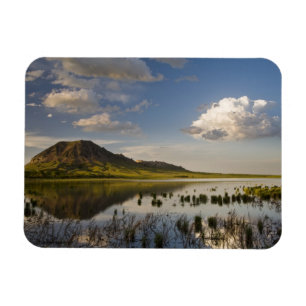 Bear Butte spiegelt sich in Bear Butte Lake in der Magnet
