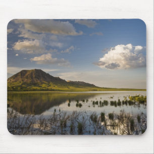 Bear Butte spiegelt sich in Bear Butte Lake in der Mousepad
