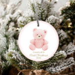 Bear Girl First Christmas Foto Ornament<br><div class="desc">"Machen Sie Ihren Weihnachtsbaum in diesem Jahr mit unserem Pink Bear Girl 1. Weihnachtsgeschenk Foto Ornament. Es ist mehr als nur ein Ornament - fangen Sie den ersten Meilenstein Ihres Lebens ein. Dieses Ornament umrahmt ein wertvolles Foto ihres ersten Geburtstags, das als niedliche kleine Erinnerung dient, wie schnell sie aufwachsen....</div>