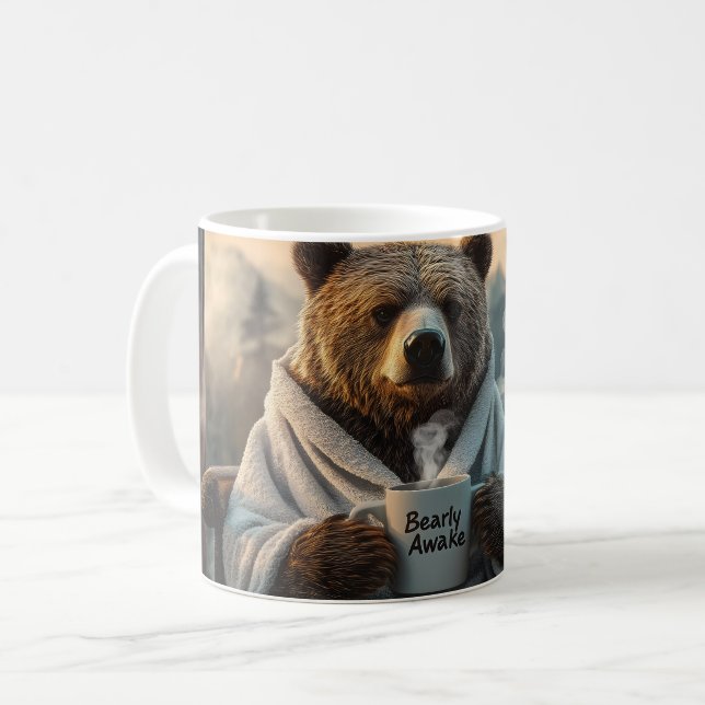 Bear in Robe Holding Kaffee Tasse (Vorderseite Links)