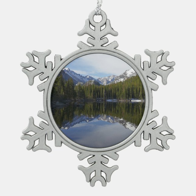 Bear Lake Reflection II Schneeflocken Zinn-Ornament (Vorderseite)