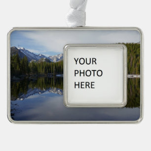 Bear Lake Spiegelung II Rahmen-Ornament Silber