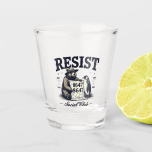 Bear Resist Protect National Park Anti Trump 8647 Schnapsglas