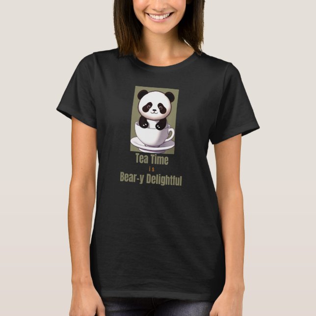 Bear y Delightful Tea Time Panda in a Teacup T-Shirt (Vorderseite)