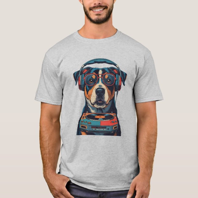 Beats & Barks: Canine DJ T-Shirt (Vorderseite)