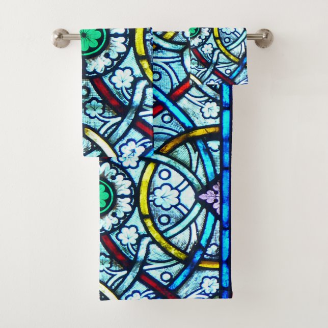Beau verre souillé élégant de Notre Dame (En situation)