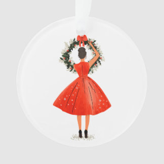 Beauté de Noël classique en robe rouge