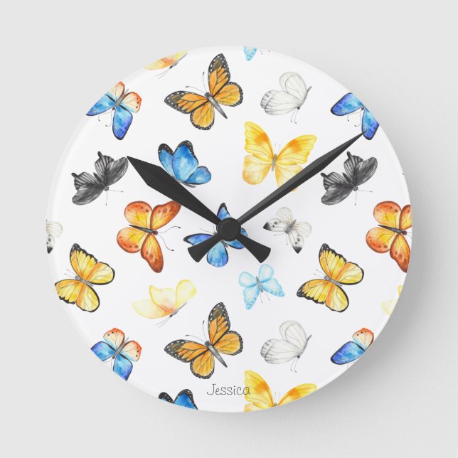Beautiful Butterfly Pattern with Name Runde Wanduhr (Vorderseite)